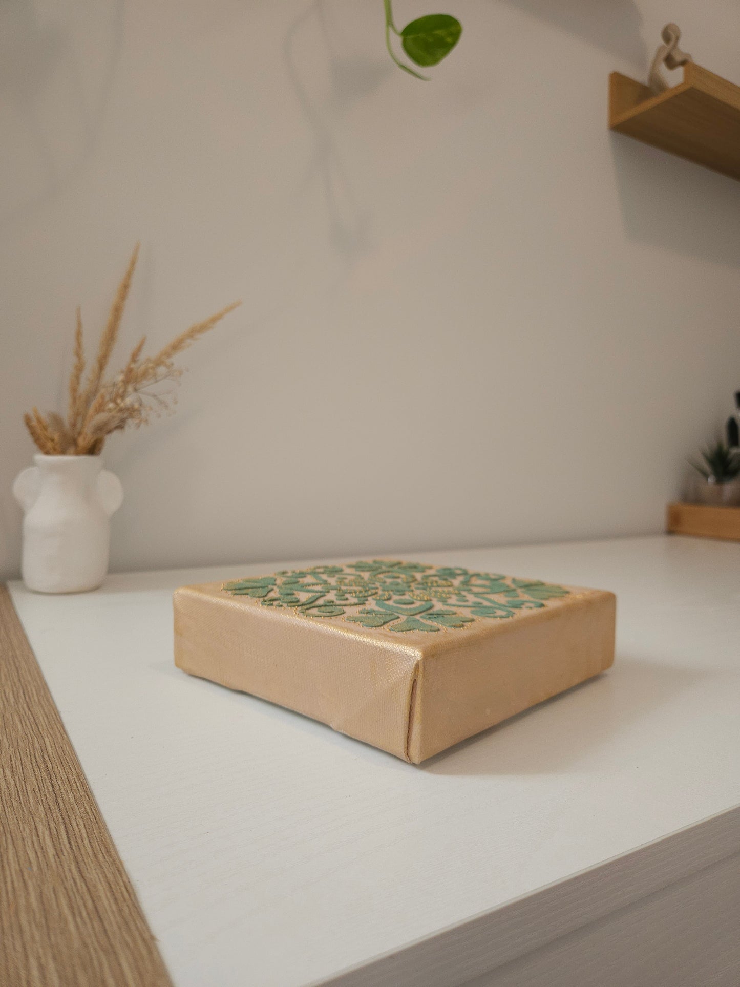 3D floral pattern decorative canvas