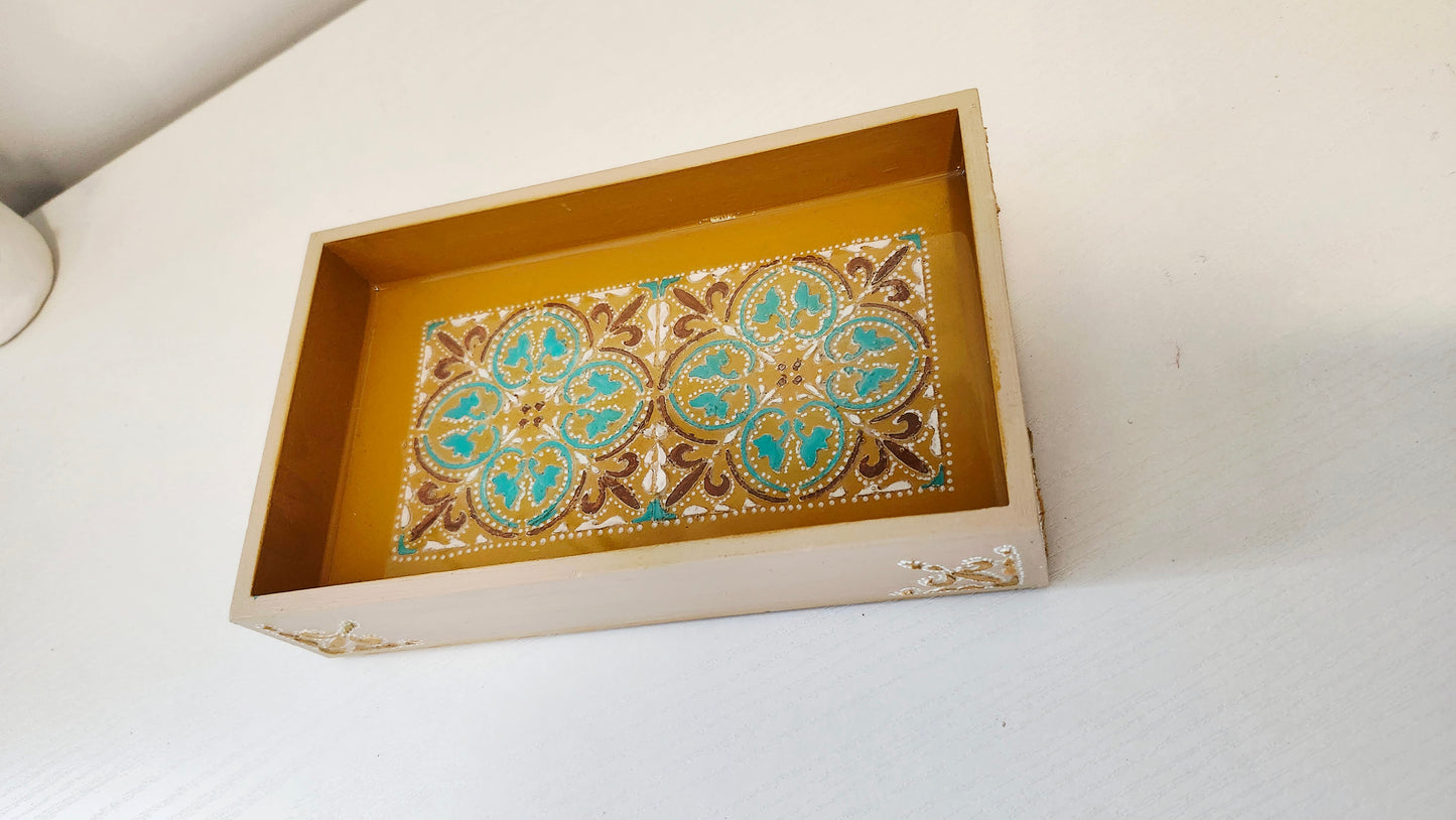 petit plateau / vide-poche en bois peint à la main