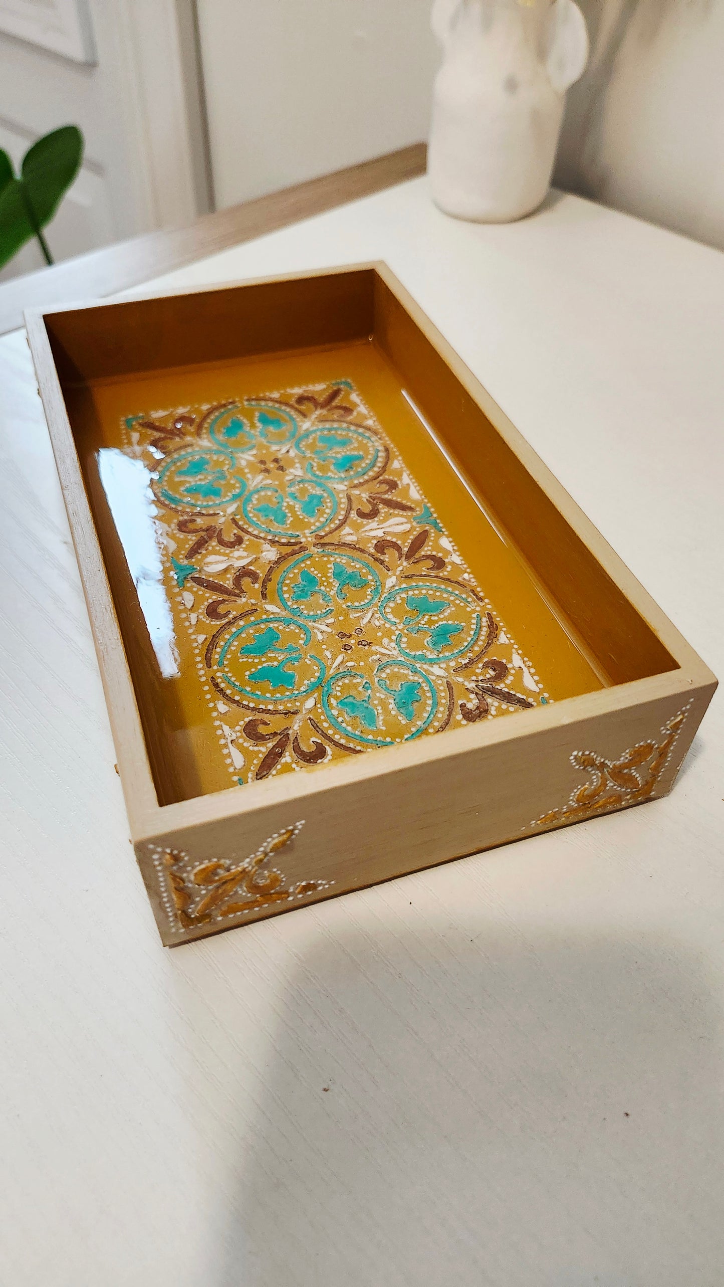 petit plateau / vide-poche en bois peint à la main